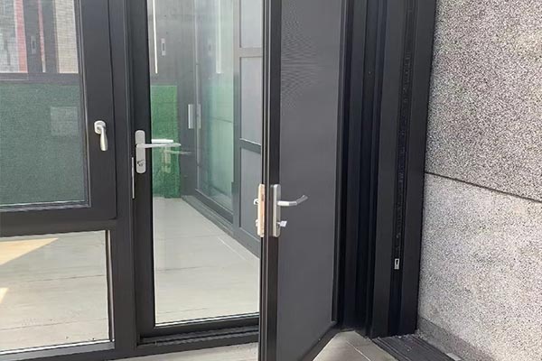 Kaj so aluminijasta okna in vrata?